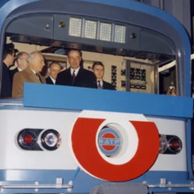 Le ministre des Transports Raymond Mondon à l'inauguration du RER - 1970 