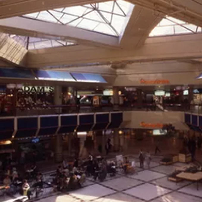 Jour d'ouverture du centre commercial Les 4 temps - 1981